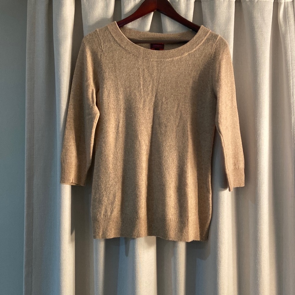 100% cashmere light sweater